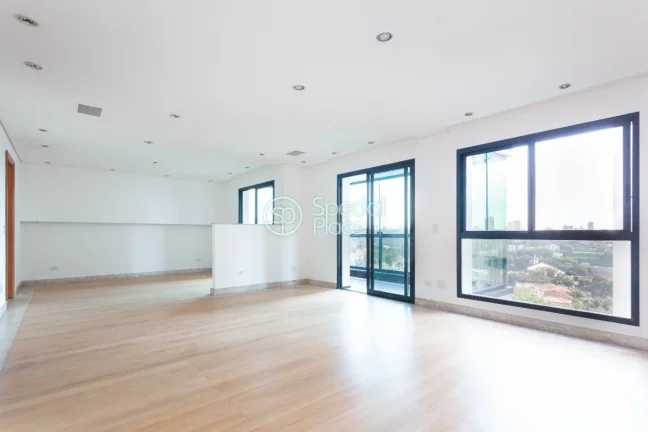 Excelente apartamento com 202m² em Higienópolis. Living super espaçoso, varanda com uma vista inc...