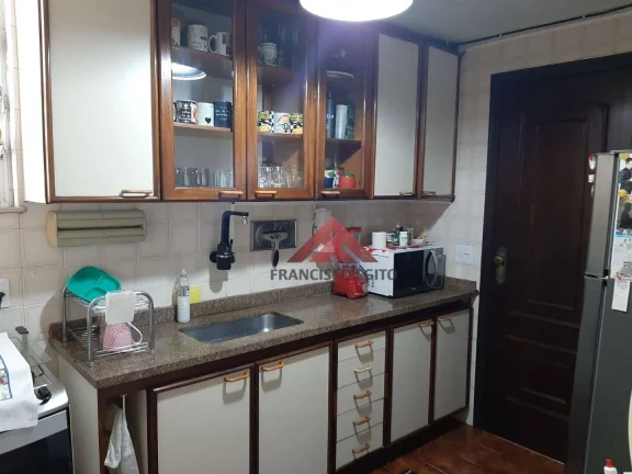 Imagem Apartamento no Fonseca na João Brasil,próximo a Alameda São Boa Ventura,com varanda,sala ,dois quartos,dependencia foi revertida para escritório