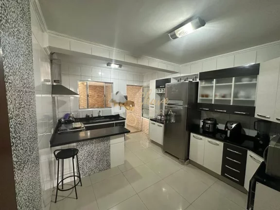 Imagem Casa a venda em Jardim Maria Virgia com 3 Dormitorios