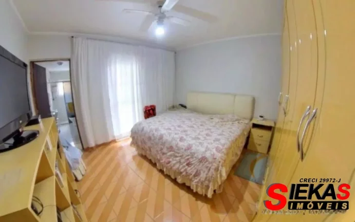 Imagem Imóvel de alto padrão com 3 quartos, 1 suite e 4 vagas de garagem no bairro Carrão, São Paulo-SP.