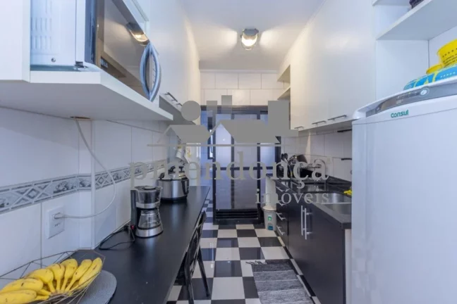 Imagem Apartamento à Venda em Perdizes com 04 quartos ( 1 sui­te ) e 2 vagas, 110m².