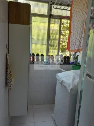 Imagem Apartamento à venda no Rio de Janeiro-RJ, bairro Camorim: 2 quartos, sala, banheiro, vaga de garagem. Aproveite!