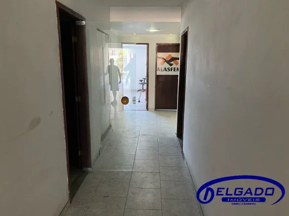 Imagem DELGADO aluga SALAS COMERCIAIS com 30m2 de frente para AV 22 DE MAIO - Centro - Itaborai-RJ.