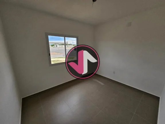 Imagem A casa dos seus sonhos está à venda em Várzea Grande, no bairro Petrópolis. Localizada no condom...