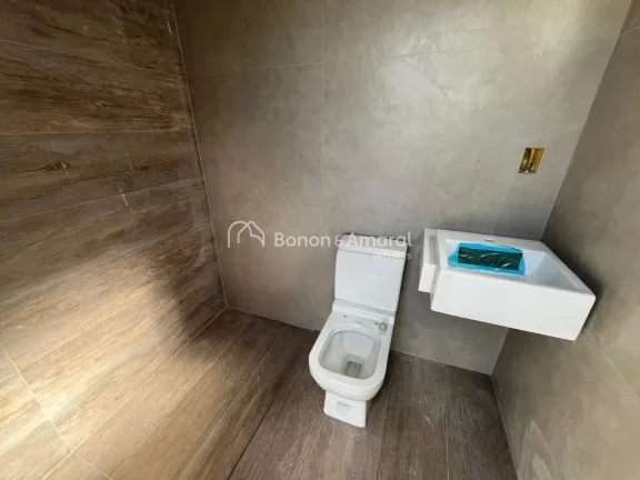 Imagem Casa à Venda no Condomínio Flor da Serra em Valinhos/SP