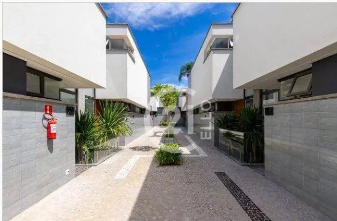 Imagem Casa nova Condomínio fechado, 4 suítes