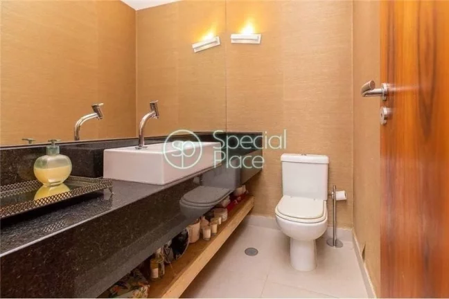 Imagem Apartamento impecável. São 26m² de área privativa, 4 dormitórios ( 3 suítes) e 5 vagas na gara...