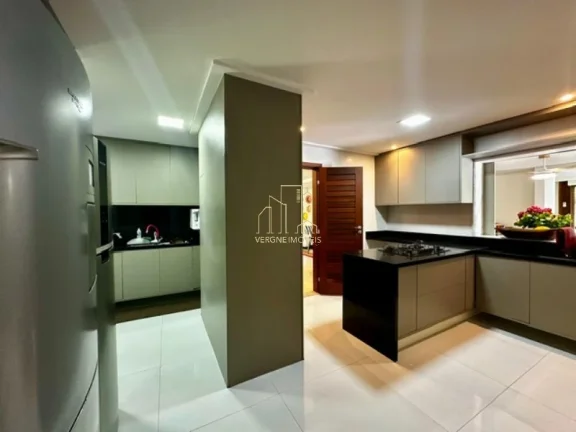 Imagem ? Casa de Luxo à Venda no Porto Busca Vida Resort | 4 Suítes + Gabinete | Mobiliada | 400m²