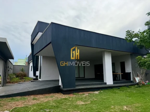 Imagem Casa com 3 quartos no Papilon Park em terreno com 407,50m² com 203m² de área construída possui:
...