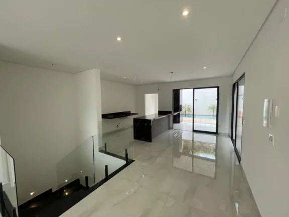 Foto do imóvel: Casa em Cajamar com 3 Suítes, 4 Vagas e Piscina