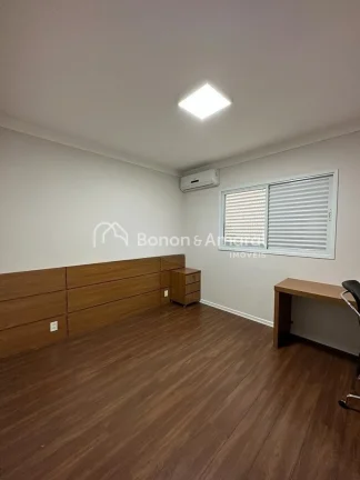 Imagem sta casa encantadora está situada em um ambiente tranquilo e seguro, proporcionando uma experiênci...