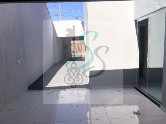 Imagem Venda de Sobrado no Residencial Cosmos, Campinas. Sobrado recém reformado com 2 dormitórios no piso superior, sala, cozinha, lavanderia, banheiro, la