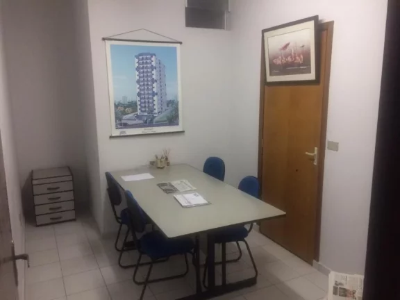Imagem Prédio Comercial de Alto Padrão no Centro de São Caetano do Sul-SP: 7 salas, 10 banheiros, 15 vagas de garagem!