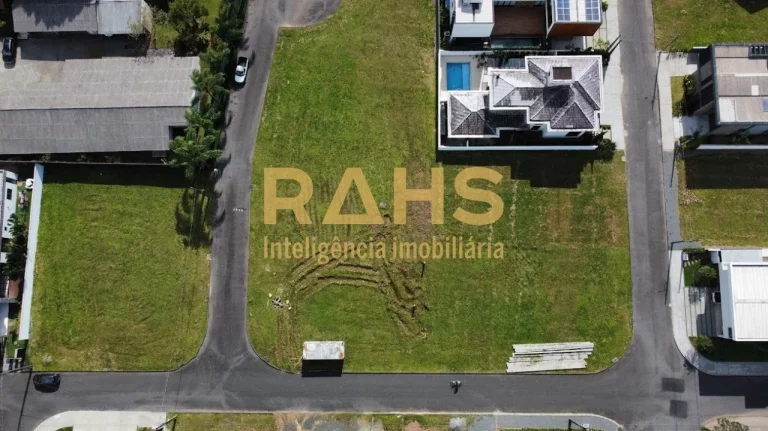 Imagem Terreno de esquina em condomínio fechado de Pirabeiraba Possui área total de 469,78 e condomínio ...