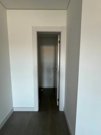 Imagem Apartamento alto padrão com 3 suítes e 2 vagas de garagem no bairro América em Joinville/SC