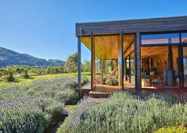 Imagem Sítio Mirante do Juncal: Arquitetura Consciente e Imersão na Natureza