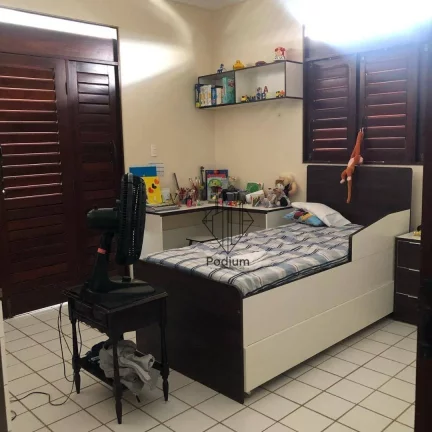 Imagem Casa de 1º andar com Edícula, no Bessa a menos de 250m da praia - CA0163