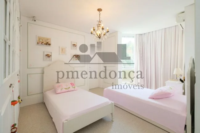 Imagem Maravilhoso apartamento duplex no Itaim Bibi com 394m².