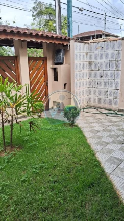 Imagem Imperdível: Casa à venda em Ubatuba-SP, bairro Perequê Açu, 3 quartos, 3 suítes, 1 sala, 3 vagas de garagem, 225m². Venha conferir!