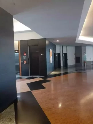 Imagem Laje Comercial de Alto Padrão em Pinheiros, São Paulo-SP: 5 Salas, 13 Banheiros, 21 Vagas de Garagem - 775m²