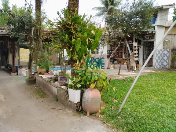 Imagem Casa ampla arejada com Piscina e Jardim em Ubatuba SP