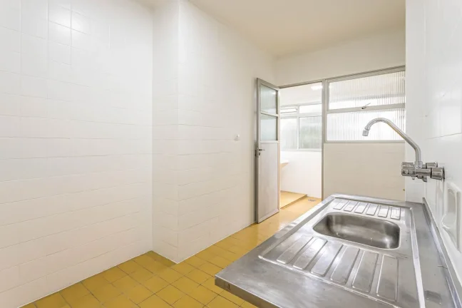 Imagem Apartamento 94M², 3Q, 2 Banheiros, 1 Vaga, Banheiro de Serviço, Armários.