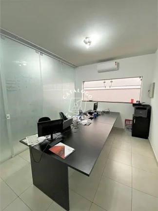 Imagem Casa Comercial a Venda no bairro Jardim Irajá - Ribeirão Preto, SP