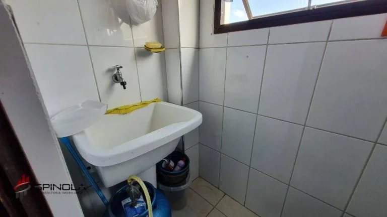 Imagem Apartamento com 2 dormitórios à venda, 77 m² por R$ 362.000,00 - Caiçara - Praia Grande/SP
