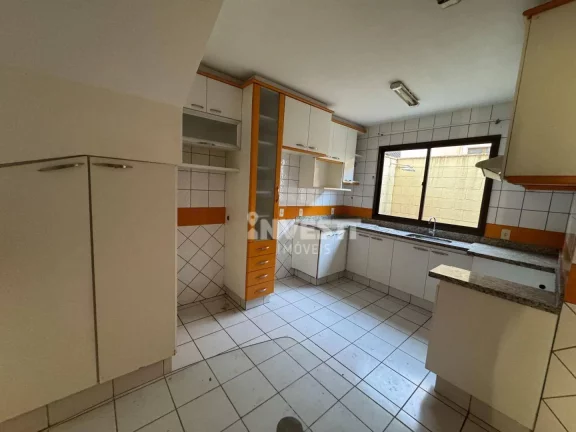 Imagem Sobrado com 3 dormitórios para alugar - Jardim Planalto - Goiânia/GO