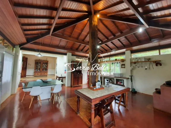 Imagem Casa com 3 dormitórios à venda, 350 m² por R$ 1.800.000,00 - Vargem Grande - Teresópolis/RJ