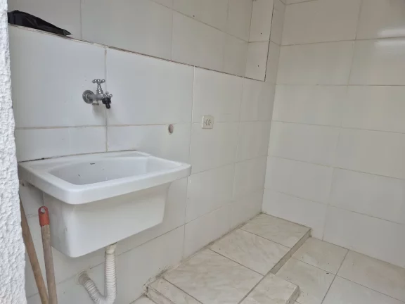 Imagem Sobrado para alugar com 2 quartos, sendo 2 suítes, no condomínio Villa Juçaras, Atibaia - SP