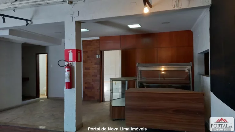 Imagem Loja para locação em Nova Lima com aproximadamente 90 m² de frente para a rua principal do bairro.