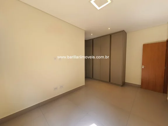 Imagem Casa Térrea com piscina no condomínio Jd. Vista Bella