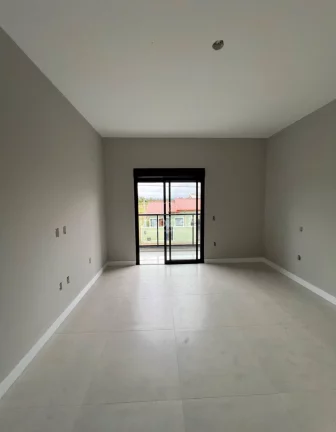 Imagem Sobrado à Venda em Sertão do Maruim - 3 Dormitórios, R$620k