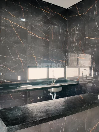 Imagem Casa com 4 suítes, Piscina à venda, no condomínio Eco Spa.