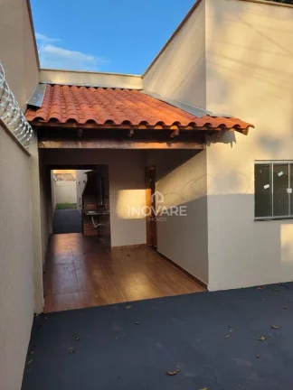 Imagem Casa com 2 dormitórios à venda, 93 m² por R$ 270.000,00 - Karfan - Itumbiara/GO