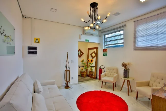 Imagem Imóvel Comercial de Alto Padrão no Jardim do Mar, São Bernardo do Campo - 288m², 19 Salas, 4 Banheiros e 3 Vagas de Garagem