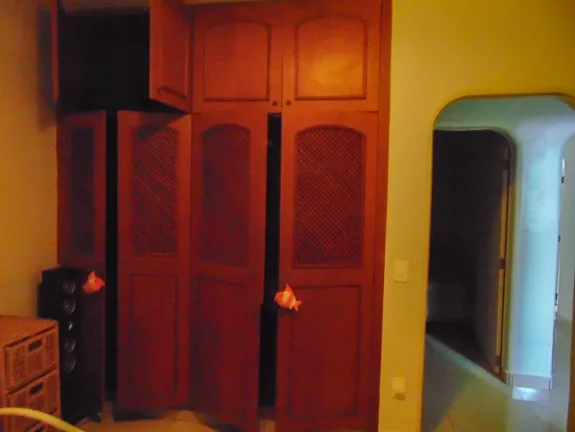 Imagem Pitangueiras - Lindo apartamento - 03 dormitórios + dependência - 02 vagas de garagem - Área para lazer.