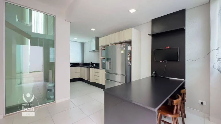 Imagem ESTUDA PERMUTA ATÉ 800K - Casa com 273m² em condomínio - 4 Quartos (1 Suíte) R$ 1.499.000 - Rondinha, Campo Largo/PR.