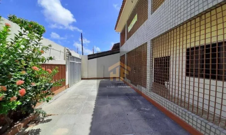 Imagem Casa com 08 quartos, localizada em Fragoso, Olinda - Pernambuco