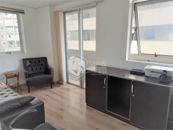 Imagem SALA À VENDA, COM 37M² 2 SALAS + RECEPÇÃO, 2 BANHEIROS, COM SACADA E VISTA DO NONO ANDAR, COM 1 VAGA EM FRENTE A ESTAÇÃO PARAISO DO METRÔ - VILA MARIANA