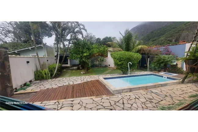Imagem Linda e Paradisíaca Casa em Condomínio no Recanto de Itaipuaçu.