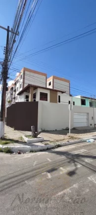 Imagem Casa Duplex em via Pública à venda na Coroa do Meio, próximo à Orla em Aracaju, Sergipe/SE.