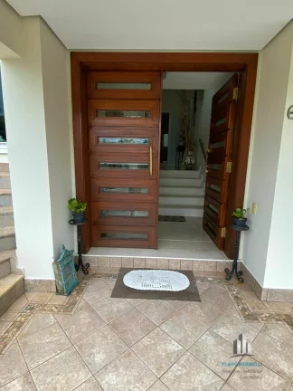 Imagem Melville Belíssima Casa de Esquina de 462m² com 4 Suítes e 6 Vagas de Garagem