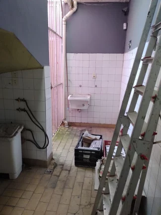 Imagem Loja com 350m2 para alugar em avenida movimentada no Embaré, Santos