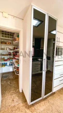 Imagem Apartamento de Luxo no Tatuapé: 3 quartos, 3 suítes, 3 salas, 4 banheiros, 3 vagas de garagem, 224m². Venha conferir!
