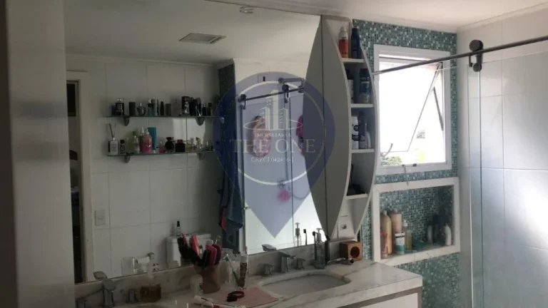 Imagem Apartamento à venda em São Paulo - Aclimação, com 3 suítes, 3 salas e 3 vagas de garagem! Venha conferir!