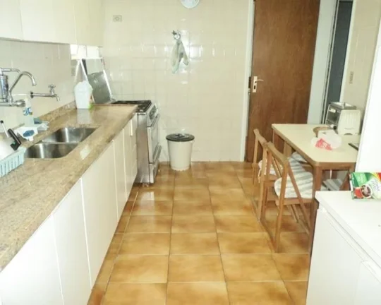 Imagem Apartamento à venda no Guarujá na Praia das Pitangueiras.