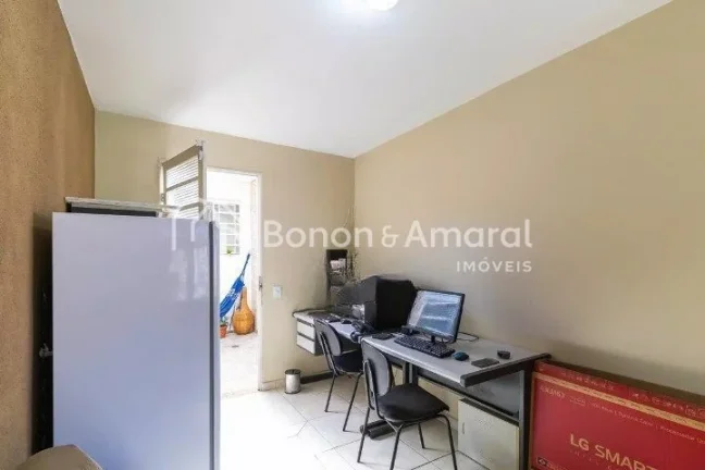 Imagem Imóvel amplo à venda com 3 quartos e 2 banheiros no total. Este imóvel está bem equipado O imóv...