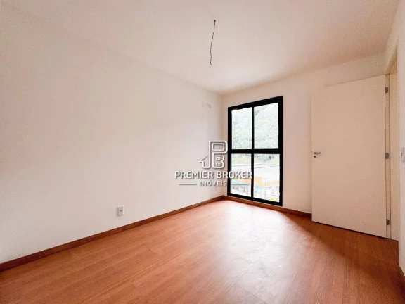 Imagem Apartamento com 3 dormitórios à venda, 76 m² por R$ 560.000,00 - Ermitage - Teresópolis/RJ